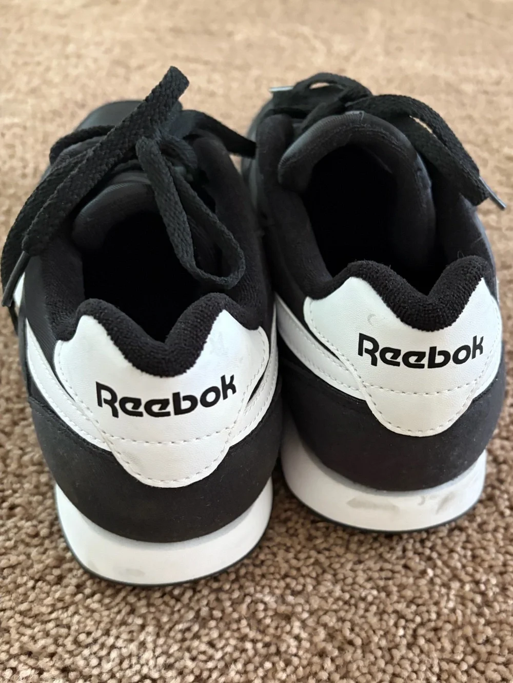 Reebok Men's classic sneakers